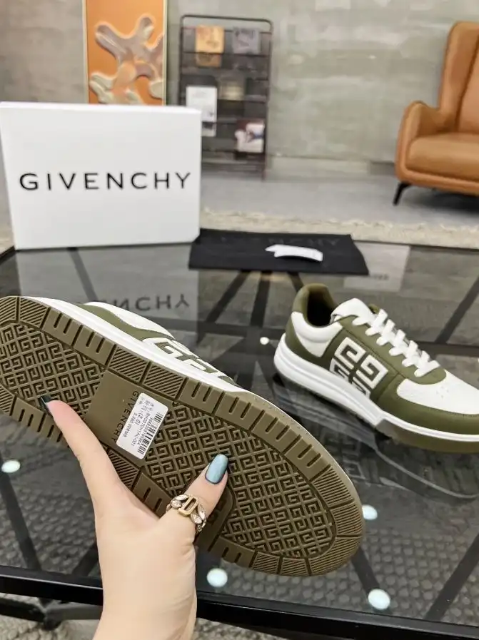 hype Givenchy Sneakers