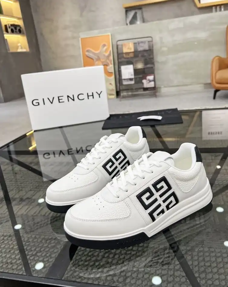 hype Givenchy Sneakers