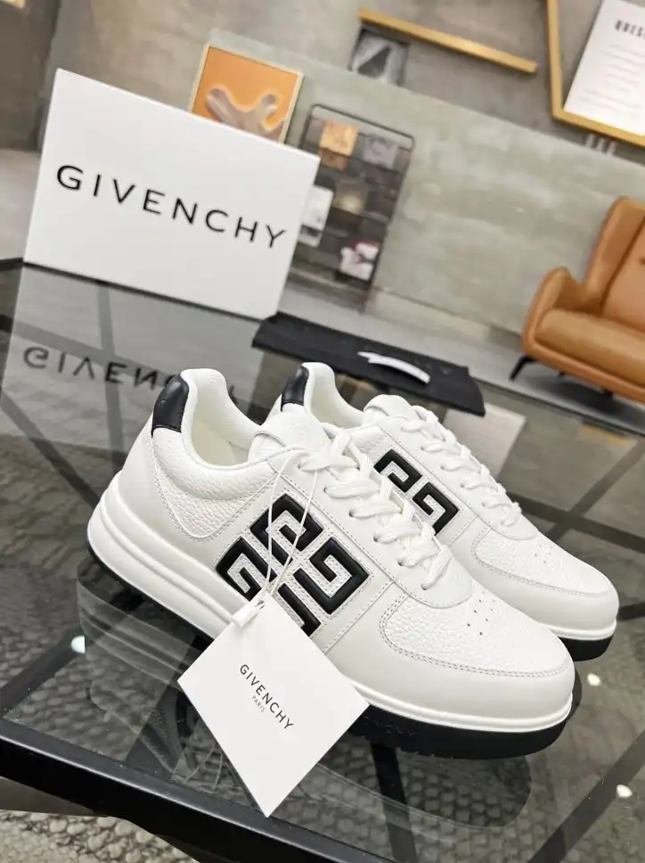 hype Givenchy Sneakers