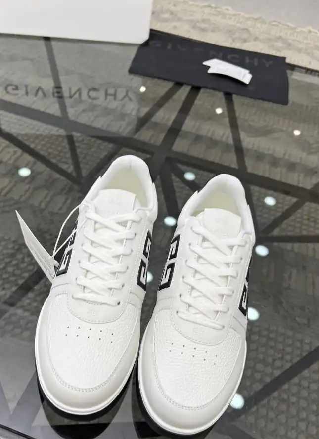 hype Givenchy Sneakers