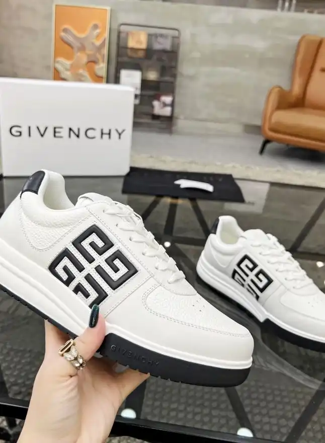 hype Givenchy Sneakers