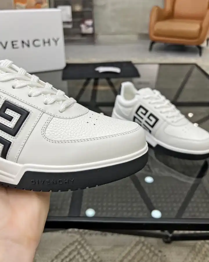 hype Givenchy Sneakers