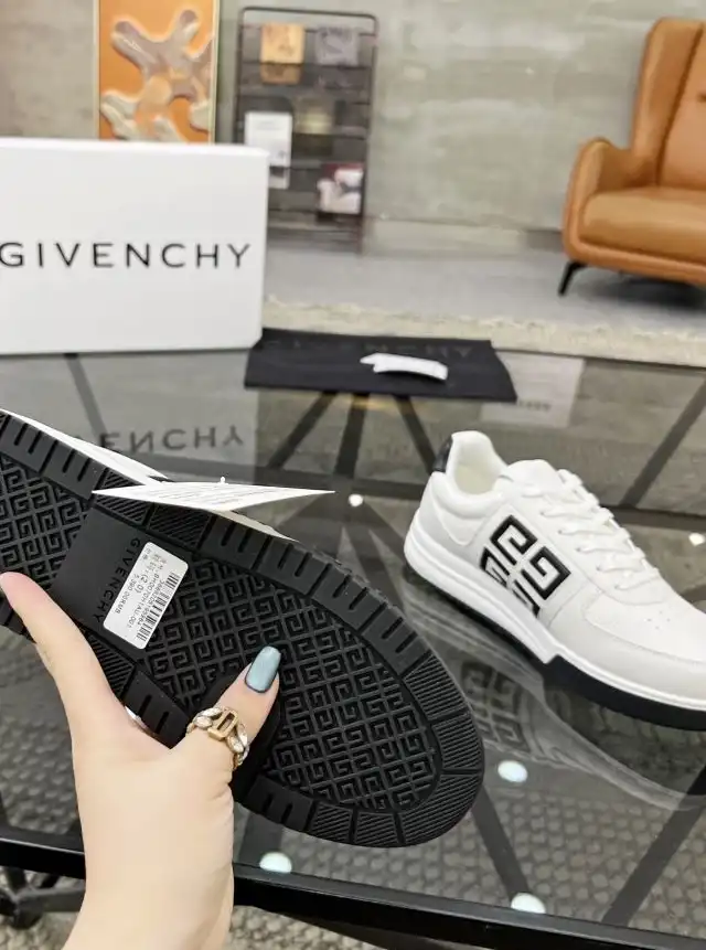 hype Givenchy Sneakers