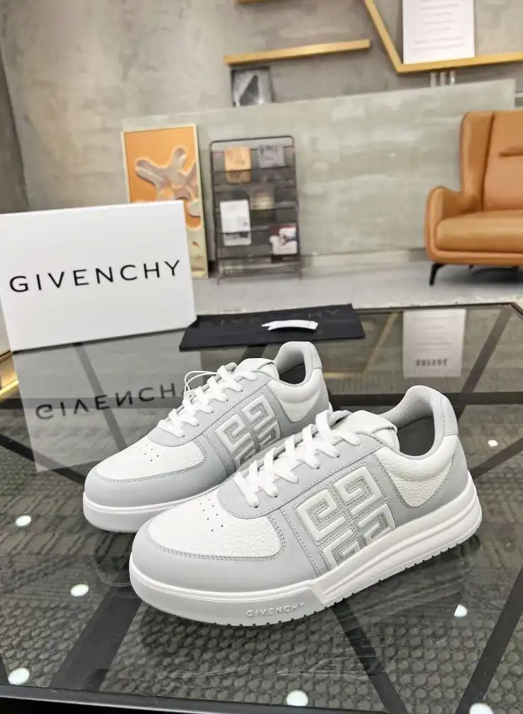 hype Givenchy Sneakers