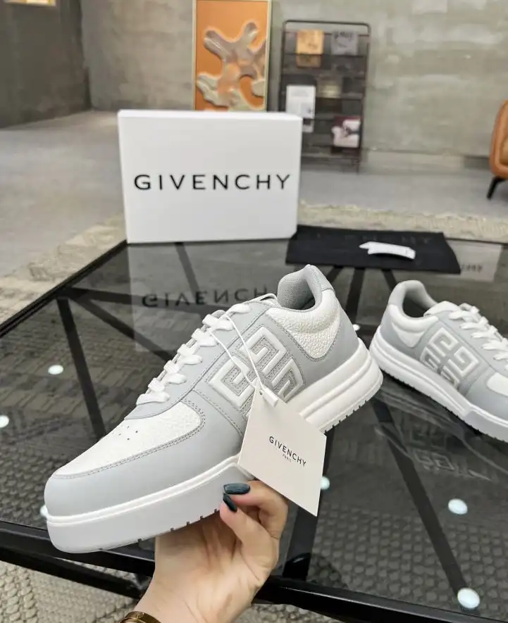 hype Givenchy Sneakers