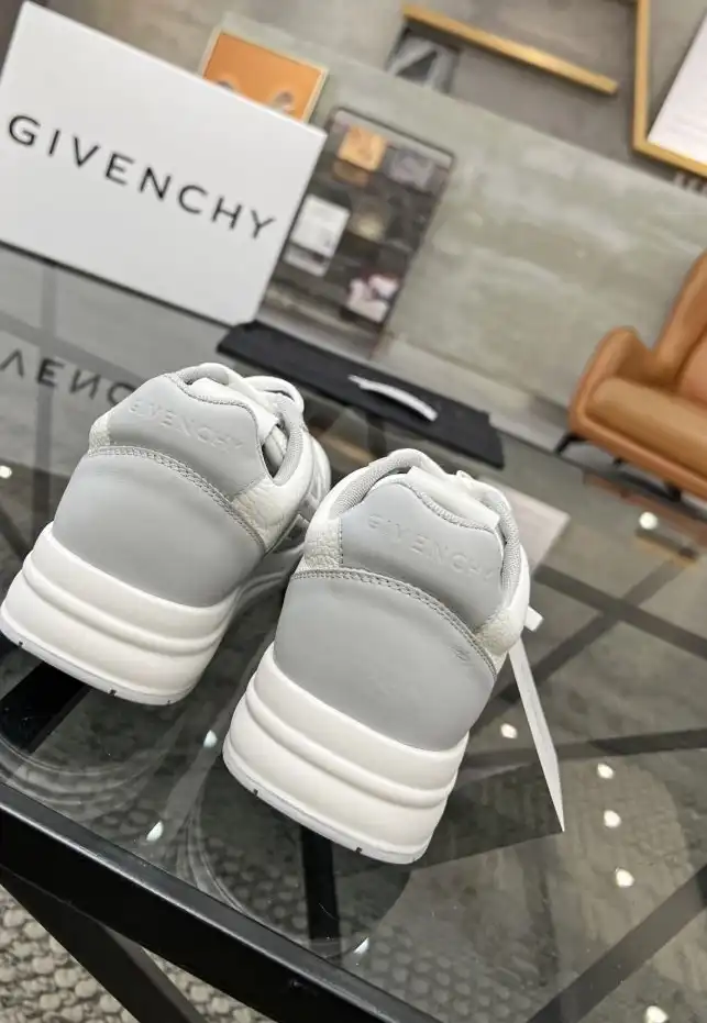 hype Givenchy Sneakers