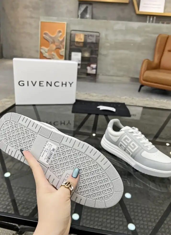 hype Givenchy Sneakers