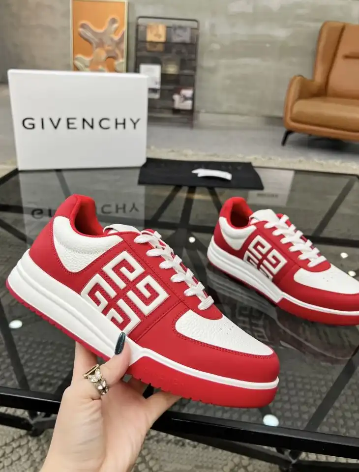 hype Givenchy Sneakers