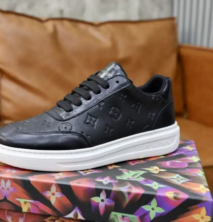 hype Louis Vuitton Sneakers