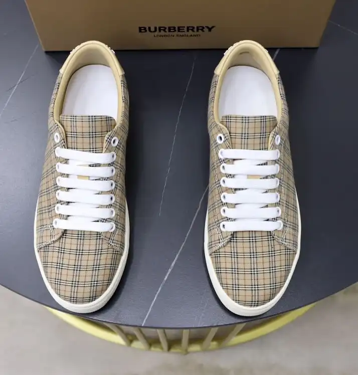 hype Burberry Sneakers