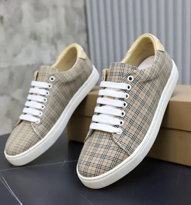 hype Burberry Sneakers