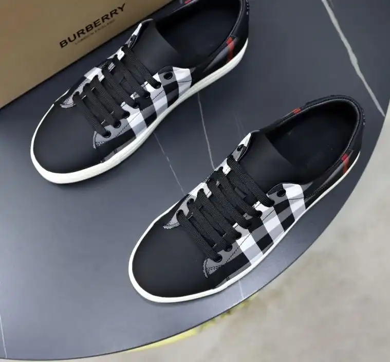 hype Burberry Sneakers