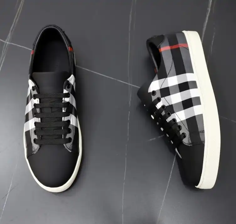 hype Burberry Sneakers