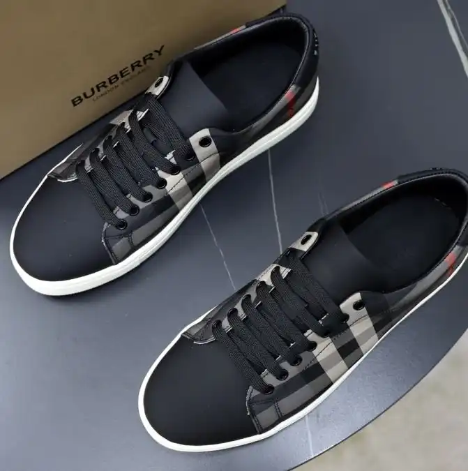 hype Burberry Sneakers