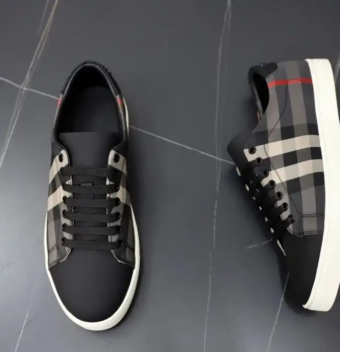 hype Burberry Sneakers