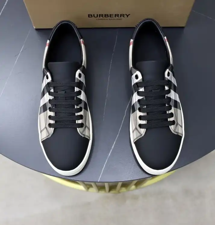 hype Burberry Sneakers