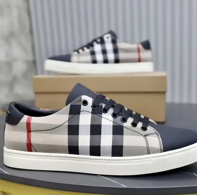 hype Burberry Sneakers