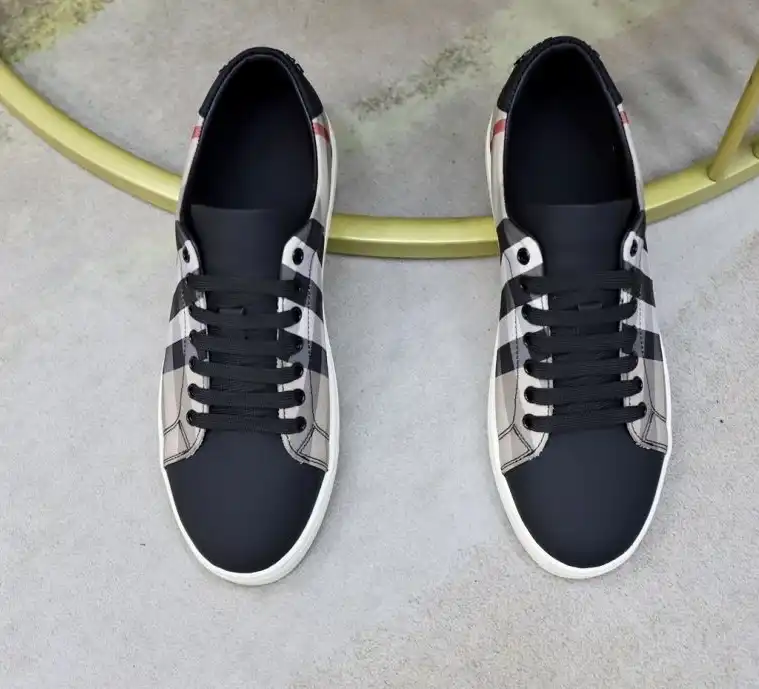 hype Burberry Sneakers