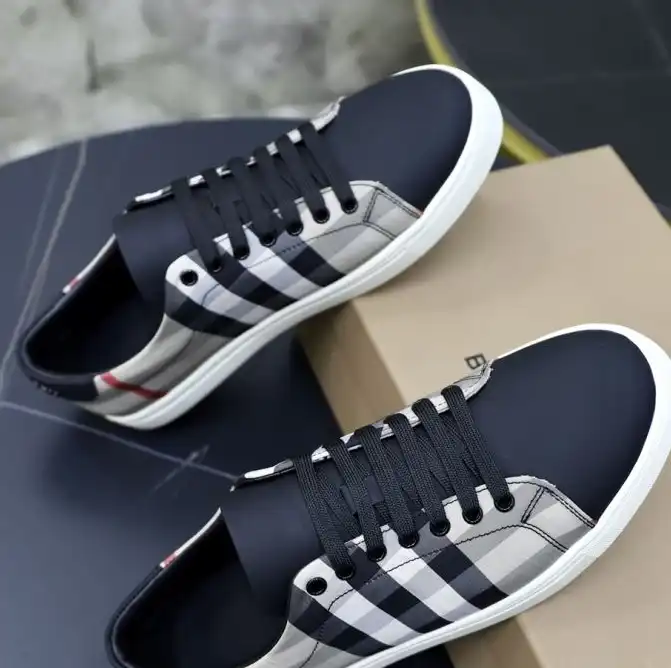 hype Burberry Sneakers