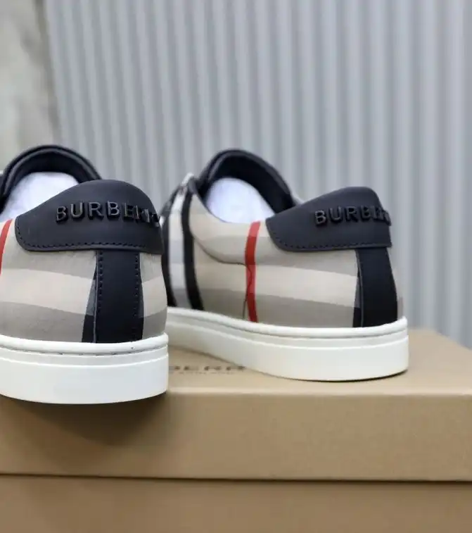 hype Burberry Sneakers