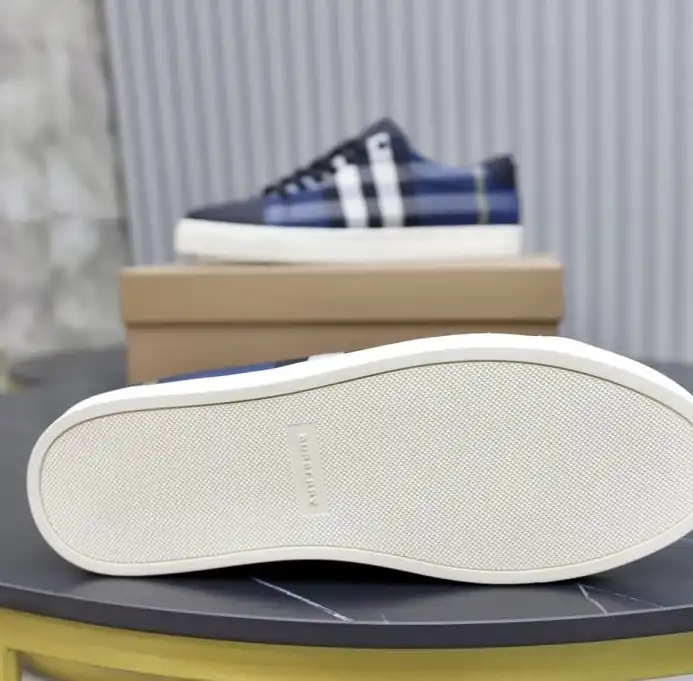 hype Burberry Sneakers