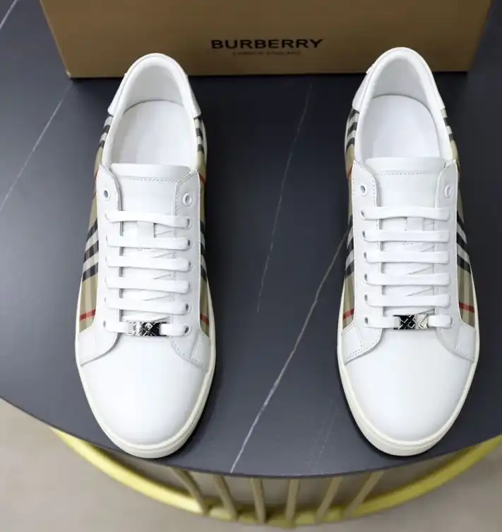 hype Burberry Sneakers