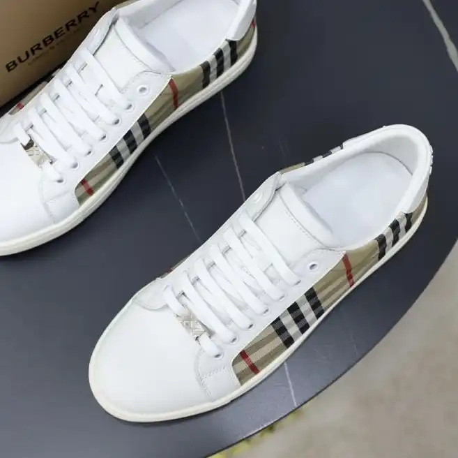 hype Burberry Sneakers