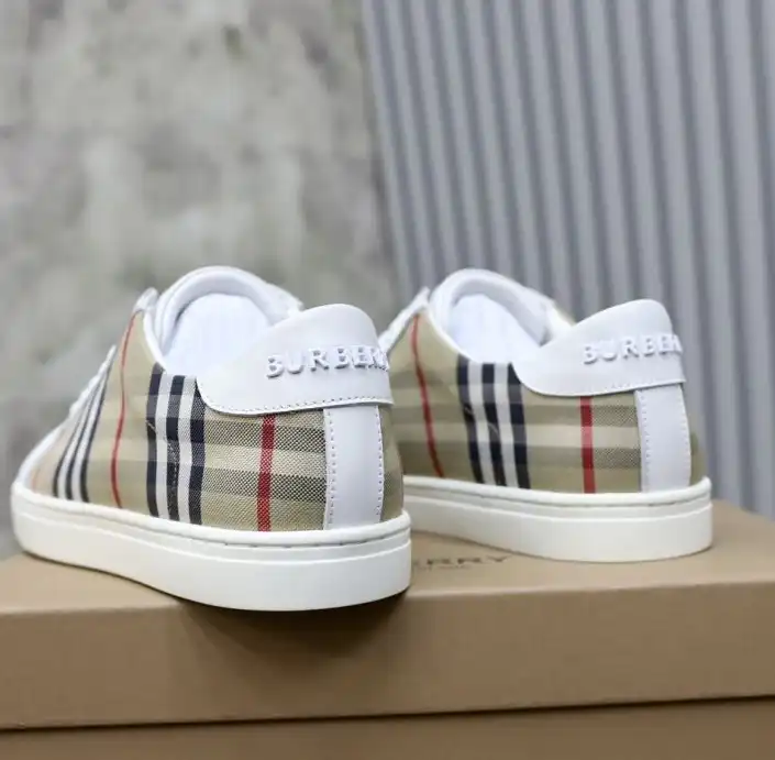 hype Burberry Sneakers