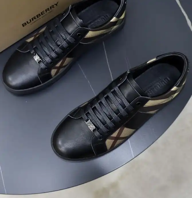 hype Burberry Sneakers