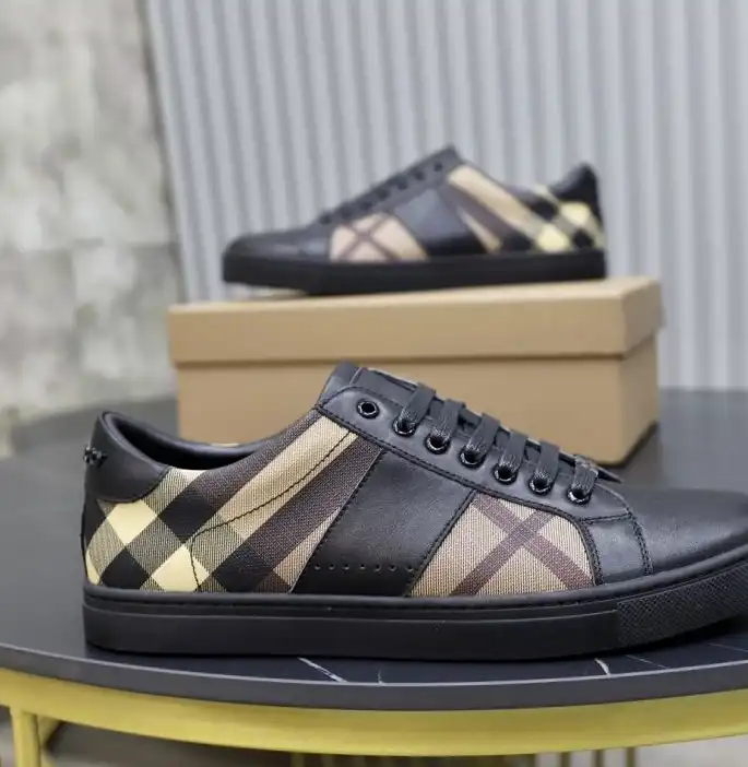 hype Burberry Sneakers