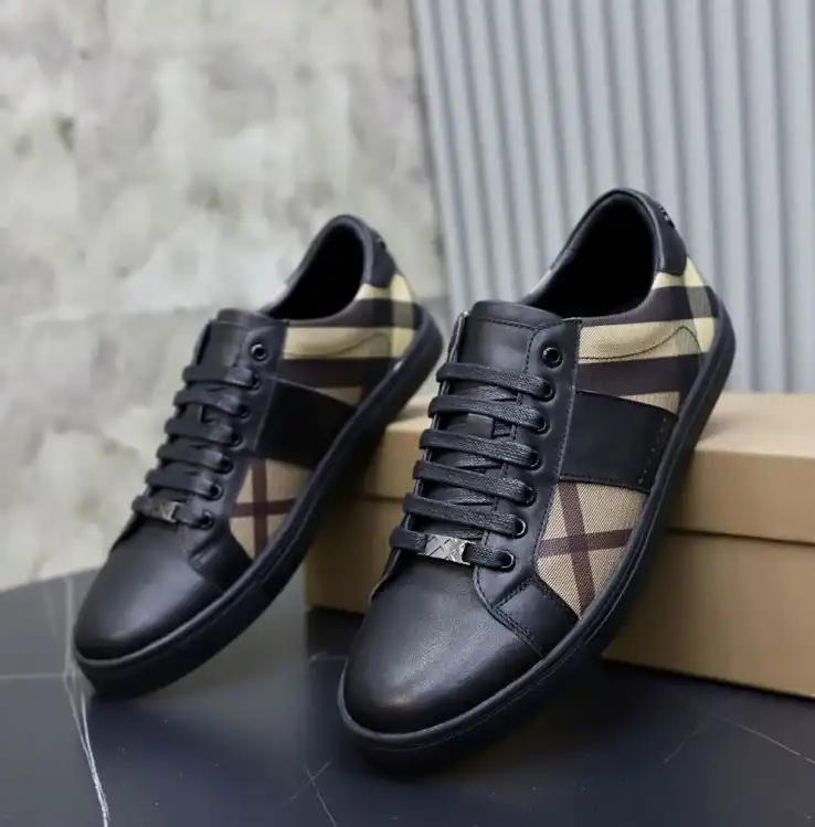 hype Burberry Sneakers