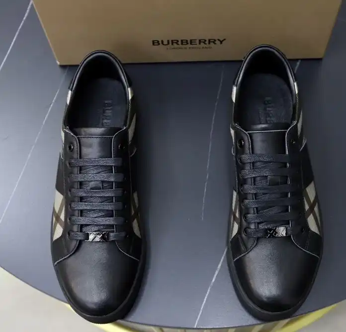 hype Burberry Sneakers