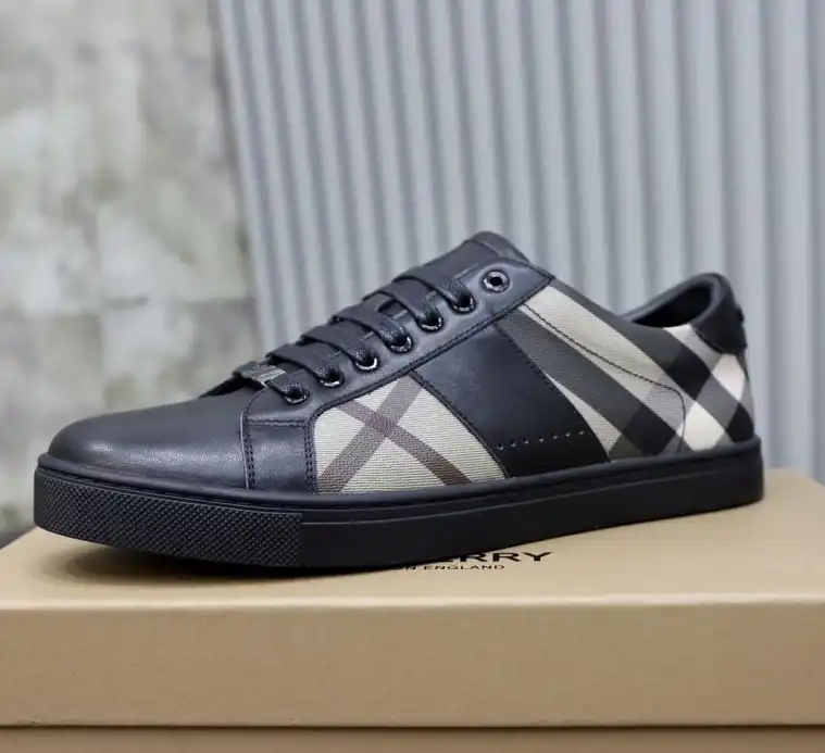 hype Burberry Sneakers