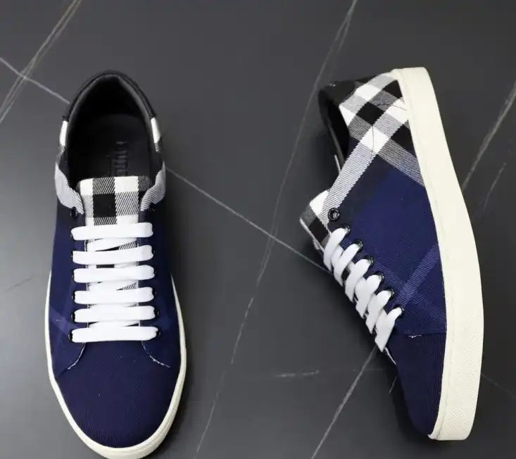 hype Burberry Sneakers