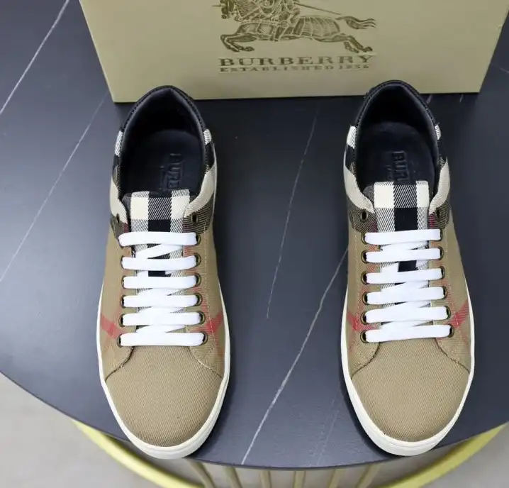 hype Burberry Sneakers