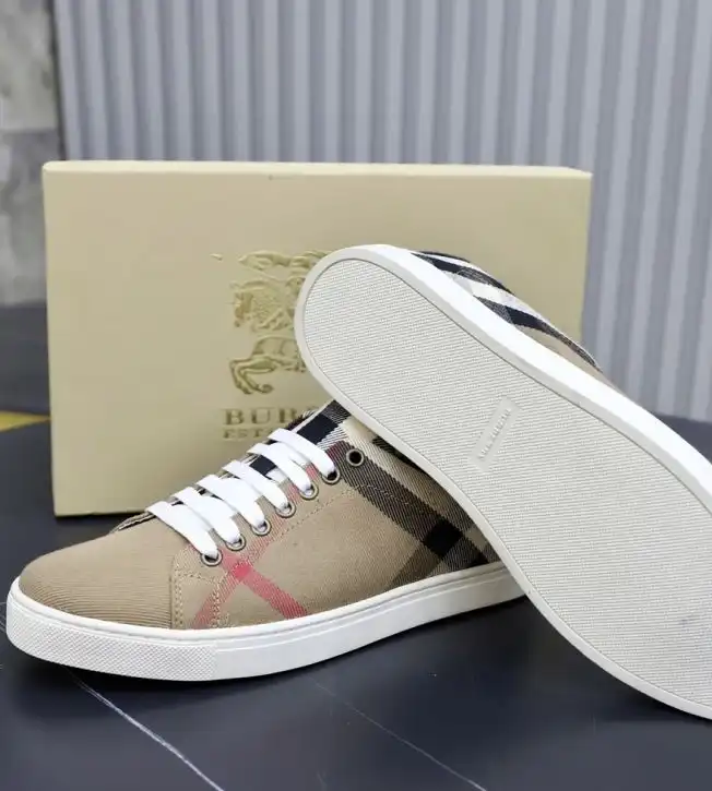 hype Burberry Sneakers