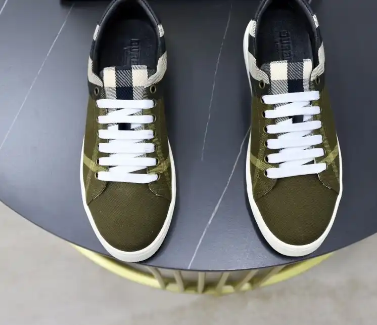 hype Burberry Sneakers