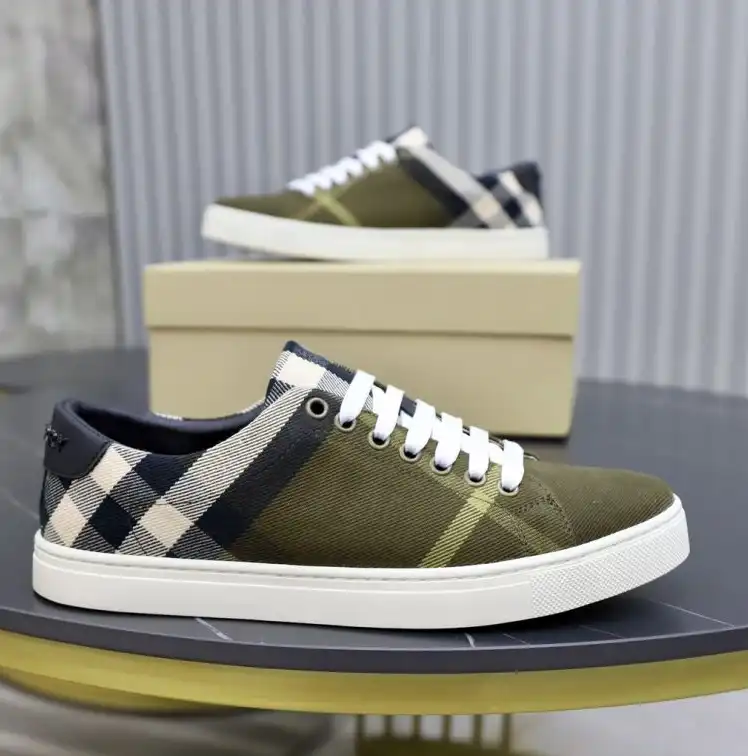 hype Burberry Sneakers