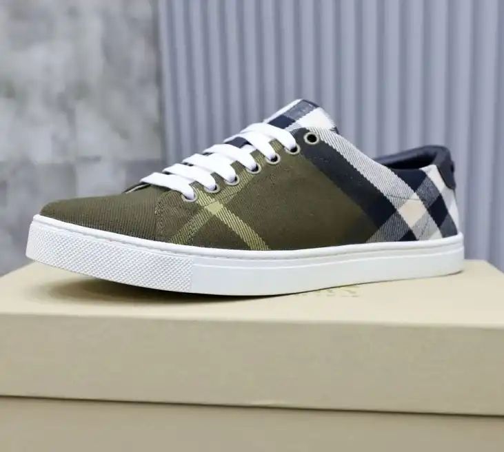 hype Burberry Sneakers