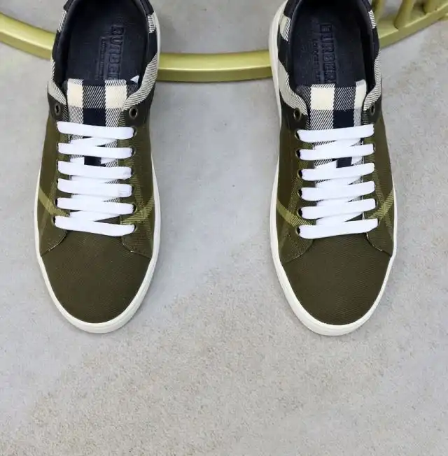 hype Burberry Sneakers