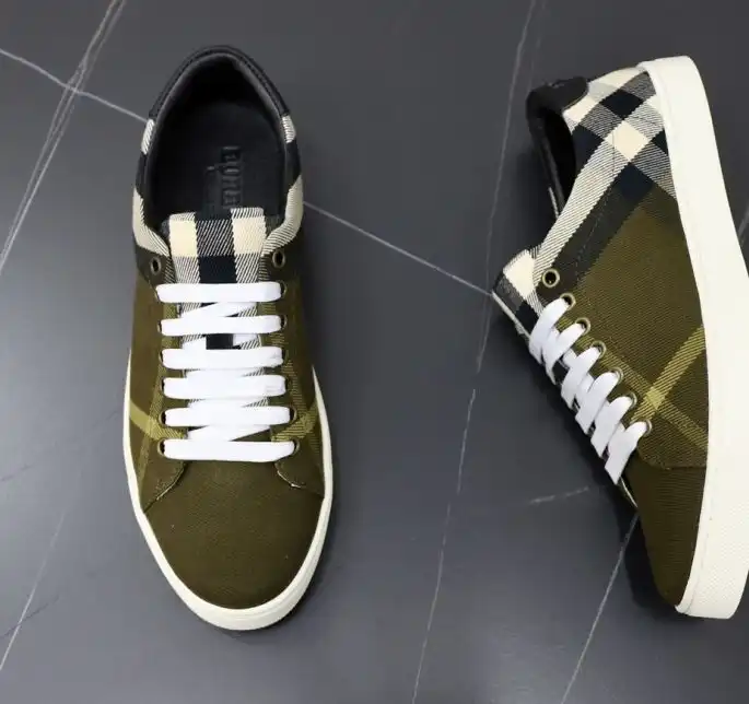 hype Burberry Sneakers