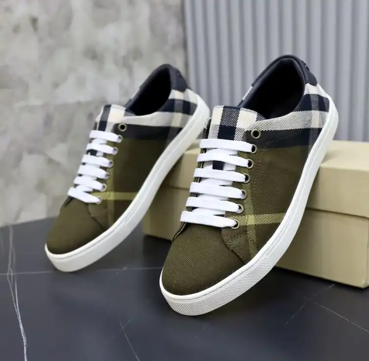 hype Burberry Sneakers