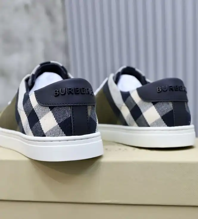 hype Burberry Sneakers