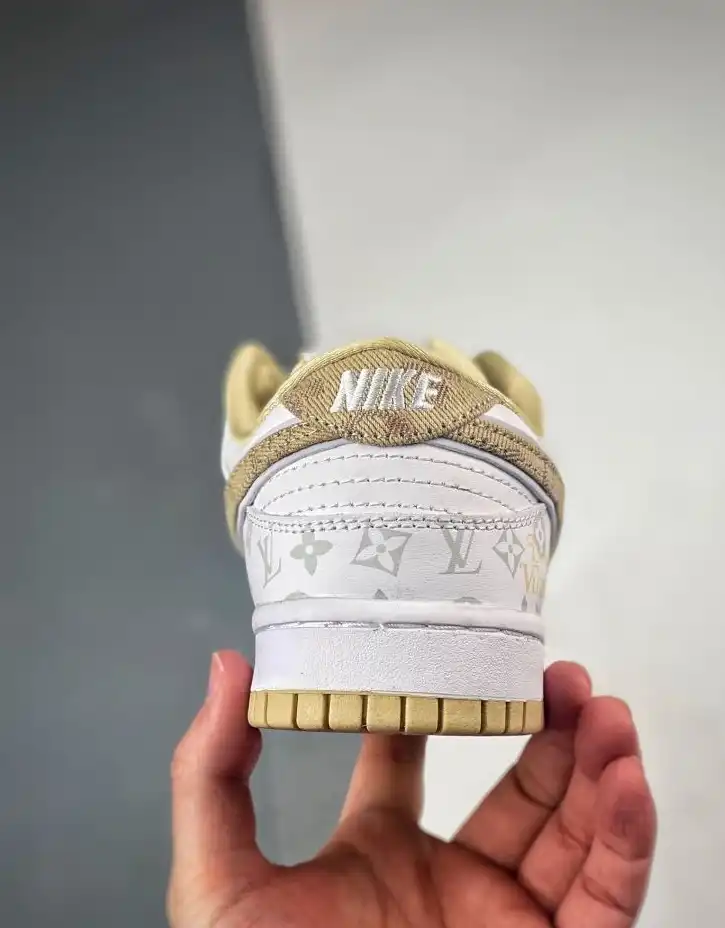 hype Nike Sneakers