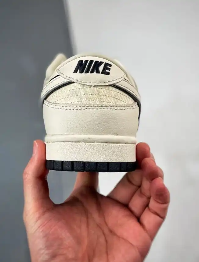 hype Nike Sneakers