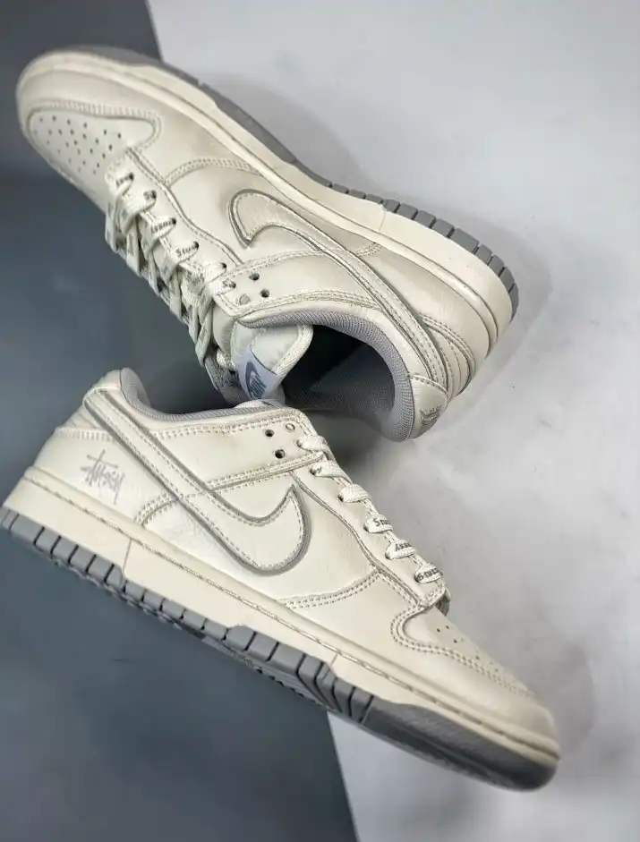 hype Nike Sneakers