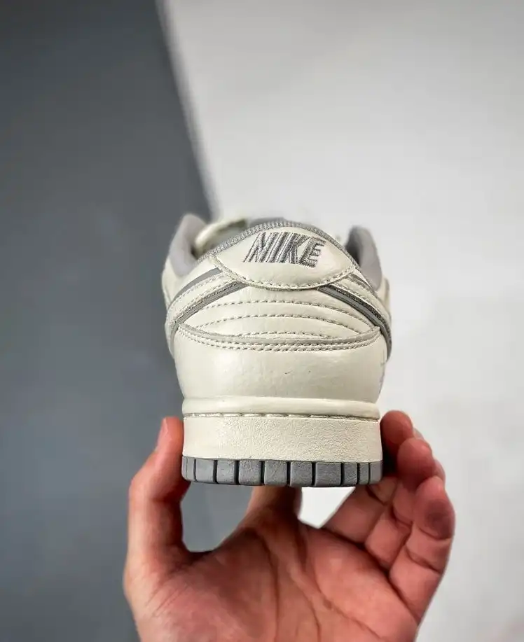 hype Nike Sneakers