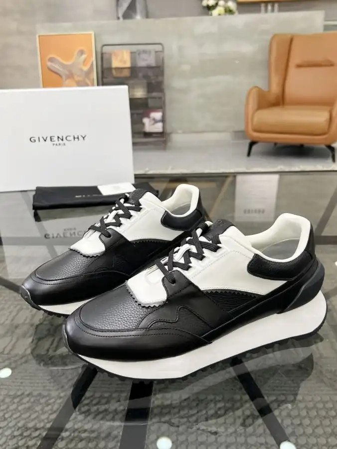 hype Givenchy Sneakers