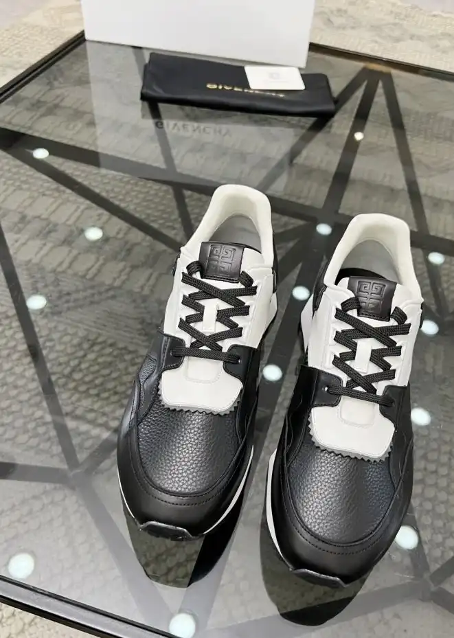 hype Givenchy Sneakers