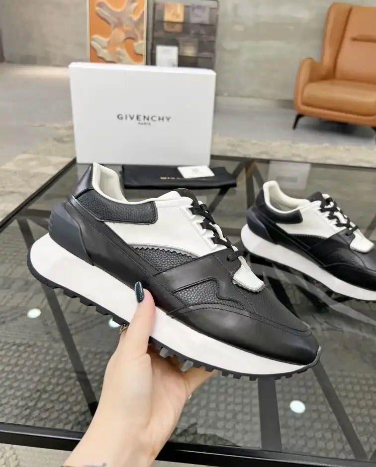 hype Givenchy Sneakers